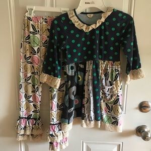Adorable- Girls matching set- size 6-7